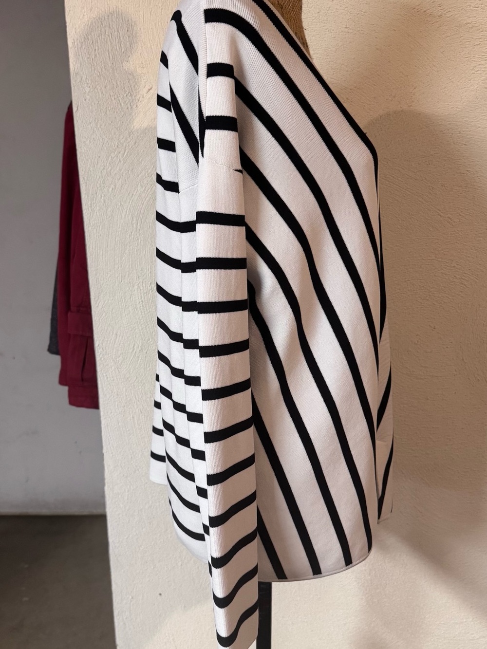 Black & White V‑Neck Striped Top - Picture 2 of 6